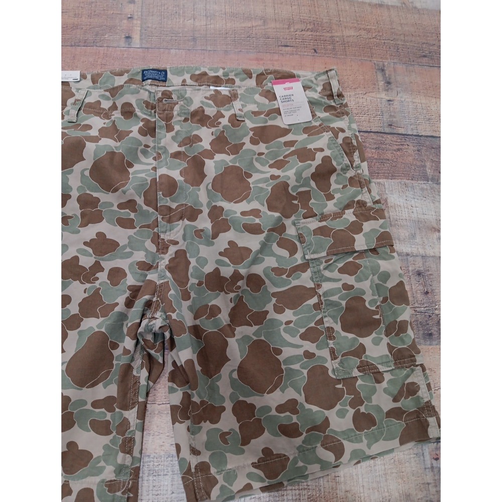 Levis Carrier Cargo Shorts Men Size 50 Brown Camo Print NWT‎ 2519